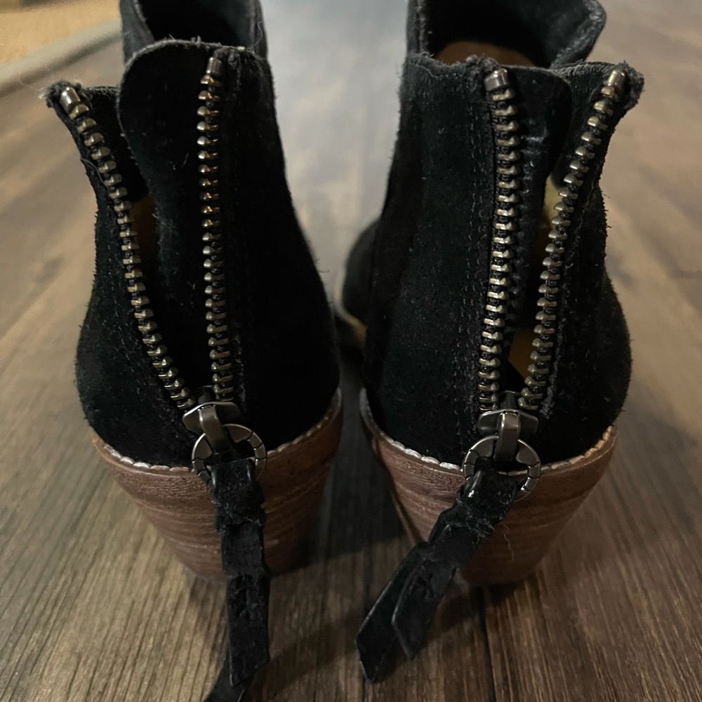 6 Splendid Booties - Picture 2 of 4